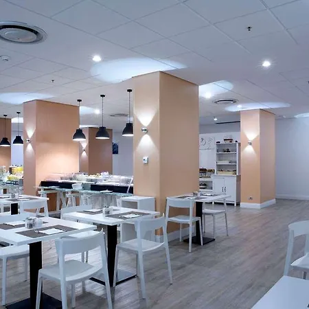 Hotell Wyndham Midas 4*