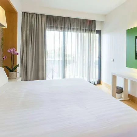 מלון Wyndham Midas 4*